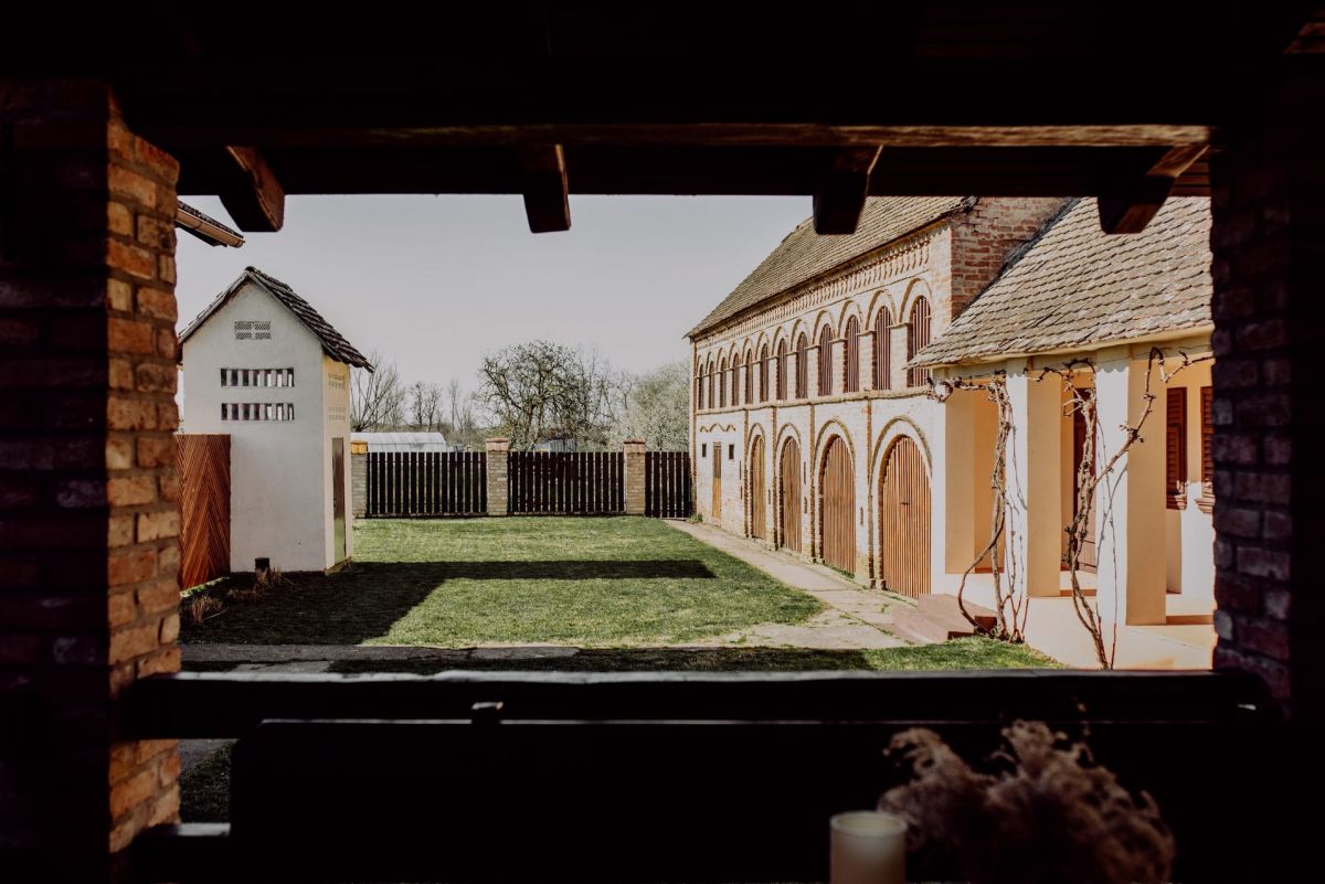 Kuzmanovi Dvori: A Slavonian Honeymoon