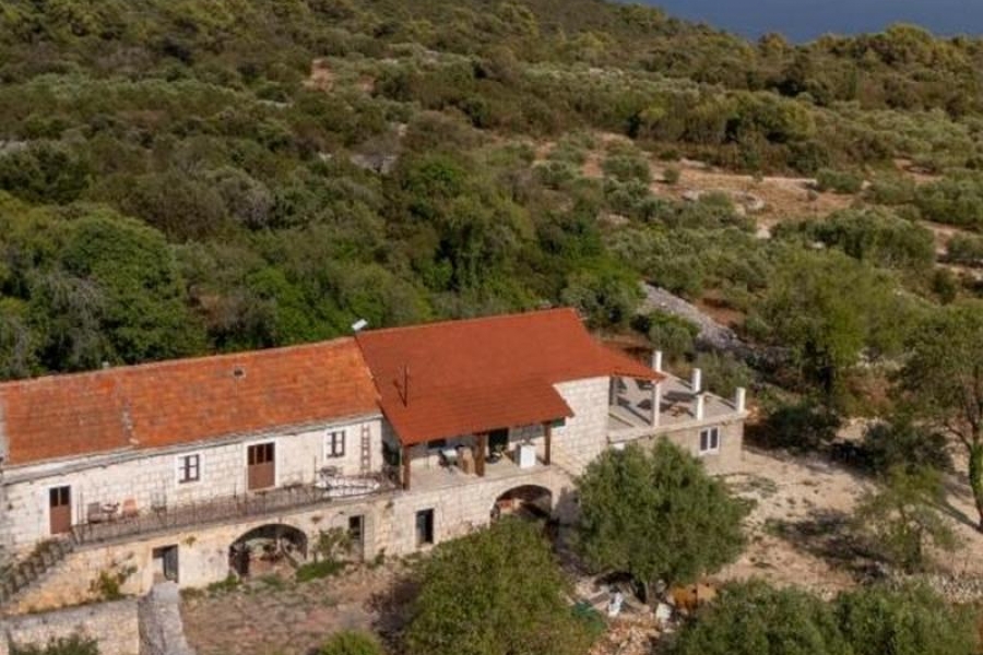 Kameni Dvori