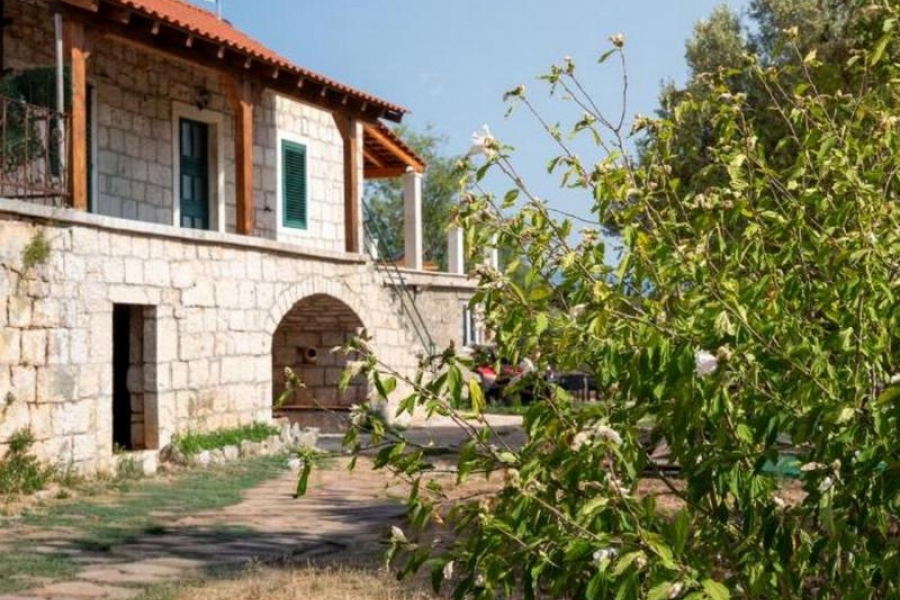 Kameni Dvori