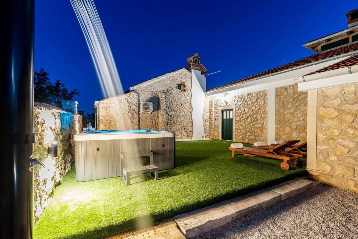 Sustainable Holiday in a Stone Villa: How Villa Vidonjica Preserved the Soul of the Ancestors