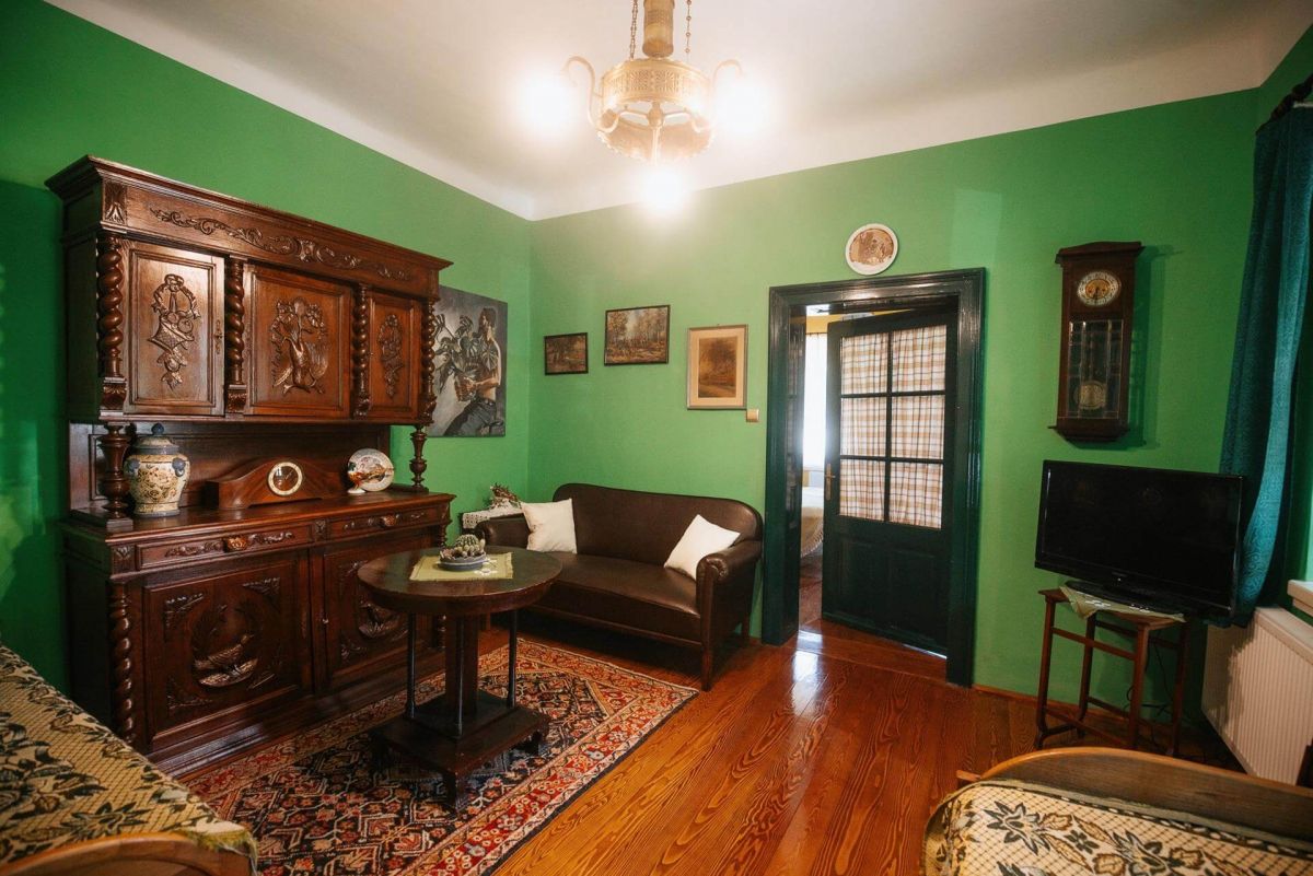 Kuća Biljkinog oca: Past that Lives, Future that Amazes