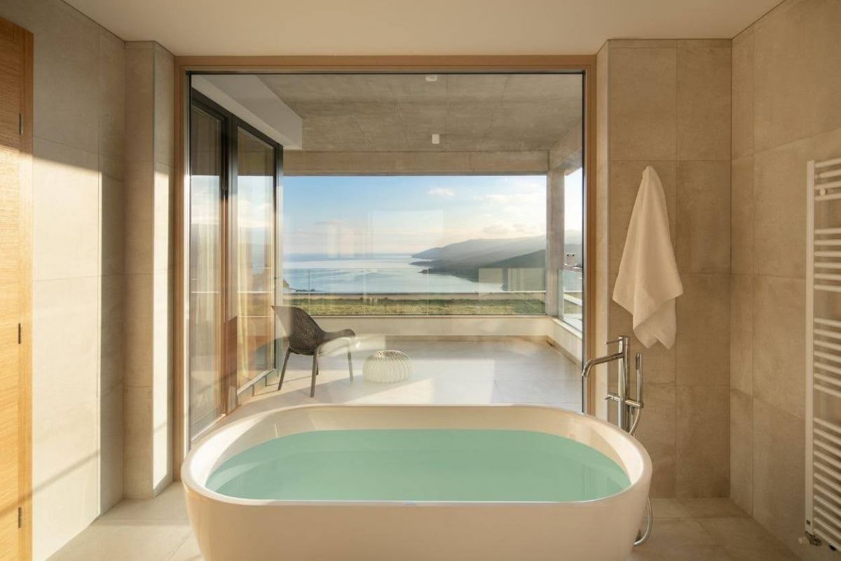 Villa Saturea: Sustainable architecture, Feng Shui, and healing nature